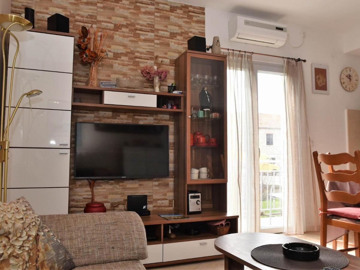 Apartment Manigo Supetar Exterior foto