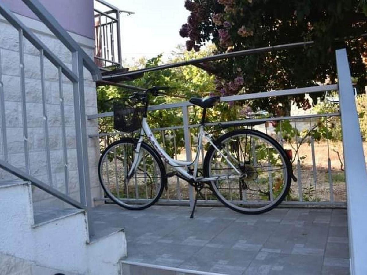 Apartment Manigo Supetar Exterior foto