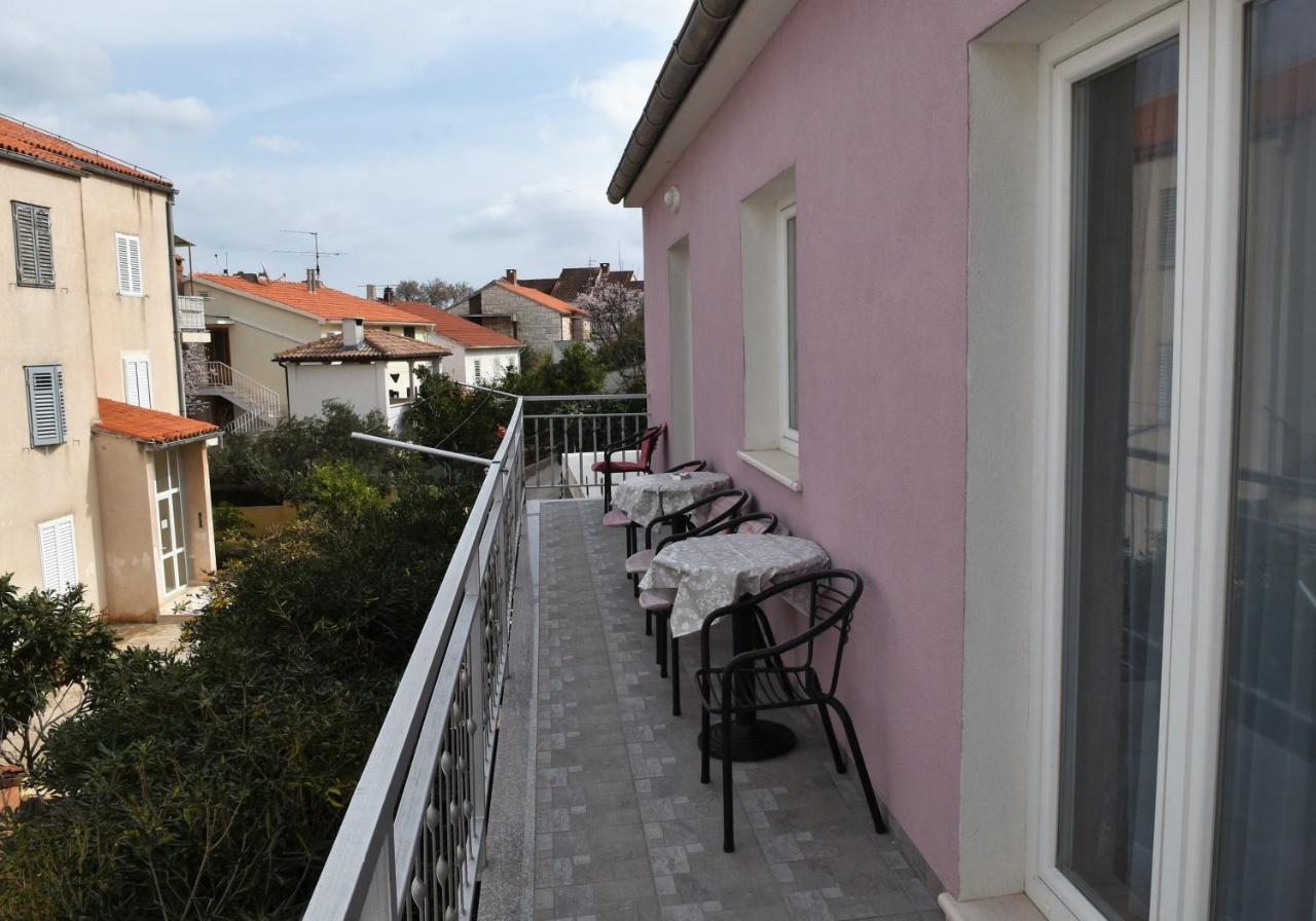 Apartment Manigo Supetar Exterior foto